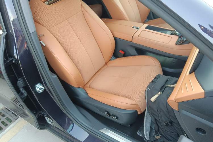 Used VOYAH PASSION 2024 PHEV Four-Wheel Drive Ultra-Long Range Flagship Model
