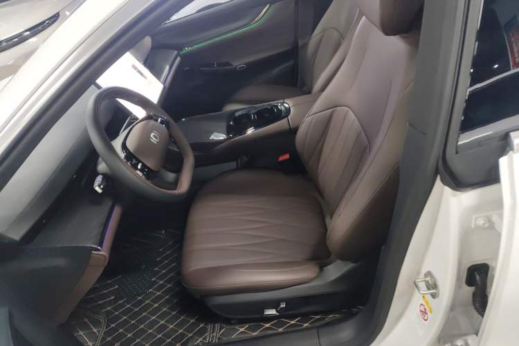 Used  A07 2025 Blue Whale Extended-Range 230 Prestige Model