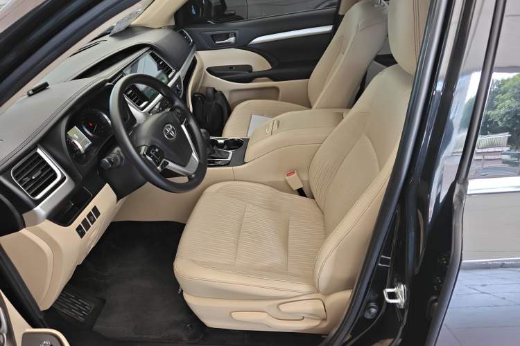 Used Toyota Highlander 2021 2.0T Two-Wheel Drive Elite Version 7-Seater