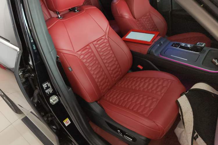 Used GAC Trumpchi GS8 2022 Linghang Series 2.0 TGDI Two-Wheel-Drive Luxury Smart Connectivity Version (7 Seats)
