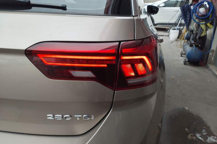 Used Volkswagen T-ROC 2020 280TSI DSG Two-Wheel Drive Comfort Version