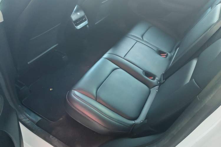 Used Tesla Model Y 2022 Rear-Wheel-Drive Version
