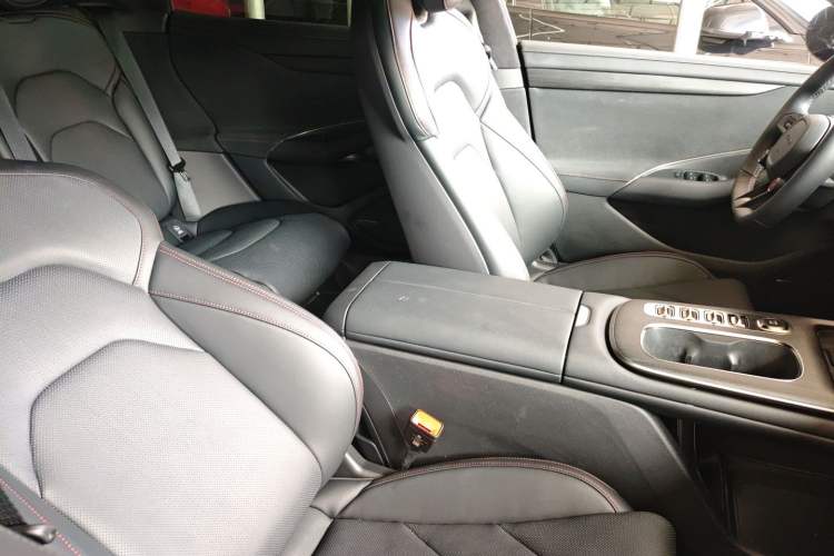 Used  SU7 2024 Four-Wheel Drive Ultra-Long Range Advanced Intelligent Driving Max Edition
