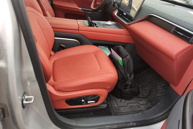 Used  eπ008 2024 636Max All-Electric Version 6 Seats
