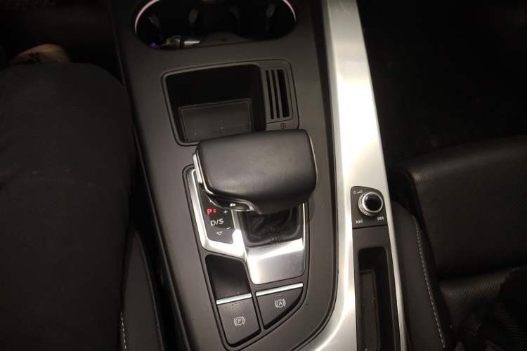 Used Audi A4L 2020 40 TFSI quattro Luxury Dynamic Model