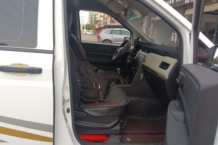 Used Wuling Zhengcheng 2021 1.5T Manual Comfort Version
