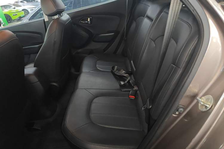 Used Hyundai ix35 2015 2.0L Automatic 2WD Smart Version China V Standard
