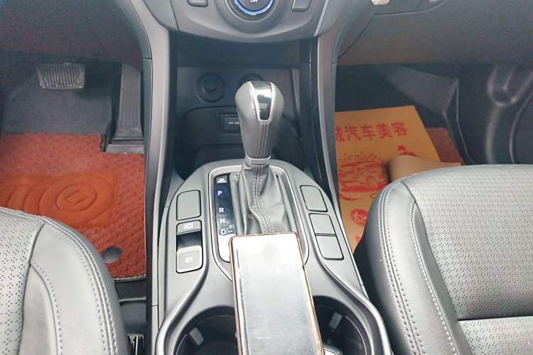 Used Hyundai Santa Fe 2013 2.4L Automatic Two-Wheel Drive Smart Version
