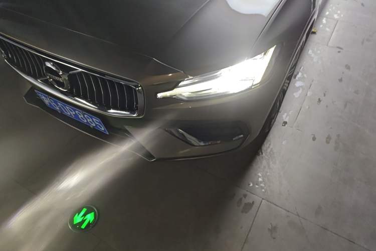 Used Volvo V60 2020 T5 Zhiyuan Luxury Edition
