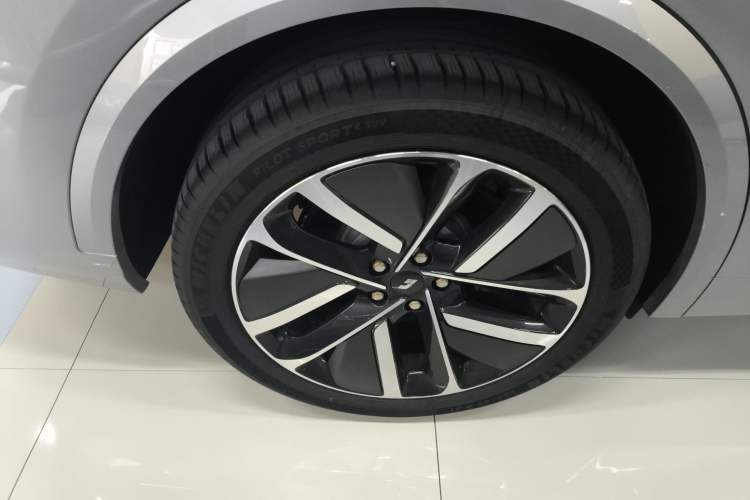 Used Li Auto L8 2024 Ultra Model
