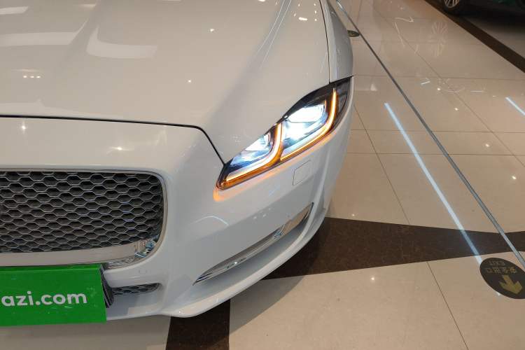 Used Jaguar XJ 2016 XJL 2.0T Two-Wheel-Drive Elegant Business Edition
