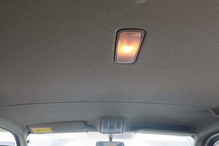 Used SAIC MAXUS Xintu V80 2023 2.0T Manual Classic Aoyuntong Short Wheelbase Ultra-Low Roof 5/6-Seater