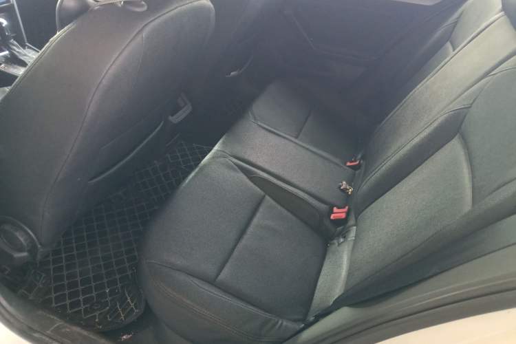 Used Volkswagen Lamando 2015 230TSI DSG Fashion Edition
