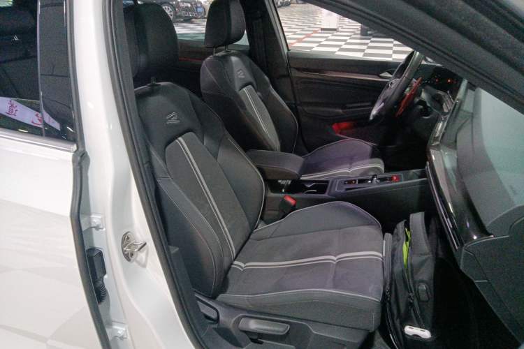 Used Volkswagen Golf 2023 280TSI DSG R-Line Lite
