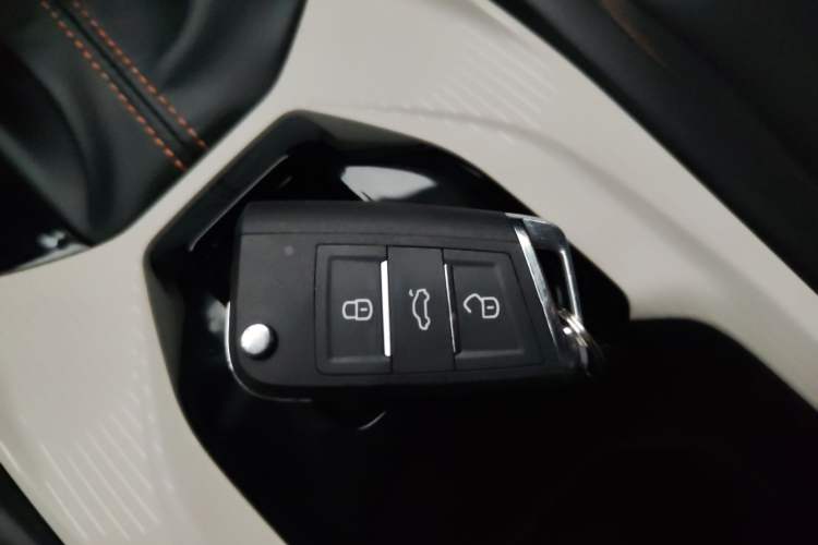 Used Dongfeng Aeolus Yixuan 2023 Mach Edition 1.5L Automatic Chasing Shadow Version
