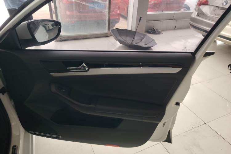 Used Volkswagen Sagitar 2018 1.6L Manual Comfort Model