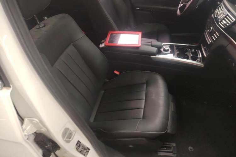 Used Mercedes-Benz E-Class 2015 Facelift E 200 L Sport Edition
