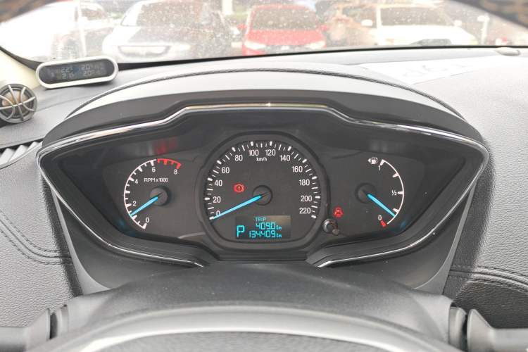 Used Ford Escort 2015 1.5L Automatic Fashion Model