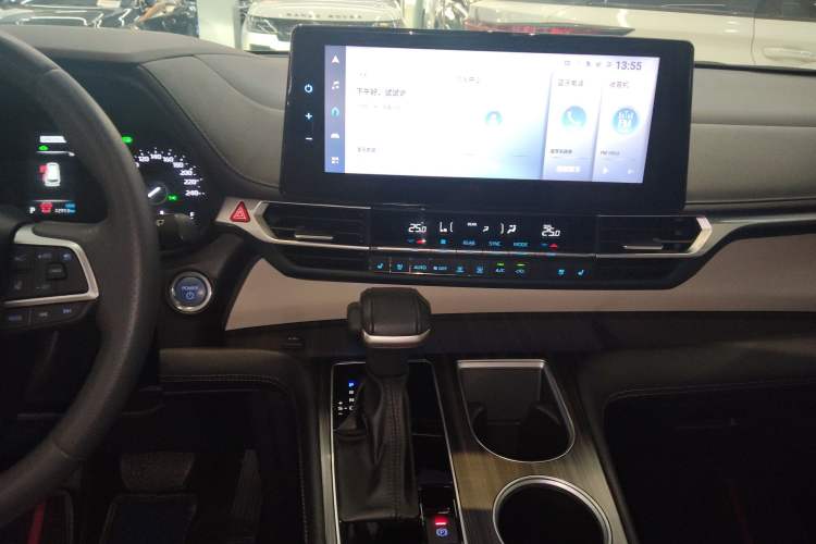 Used Toyota Sienna 2021 2.5L Hybrid Premium Edition
