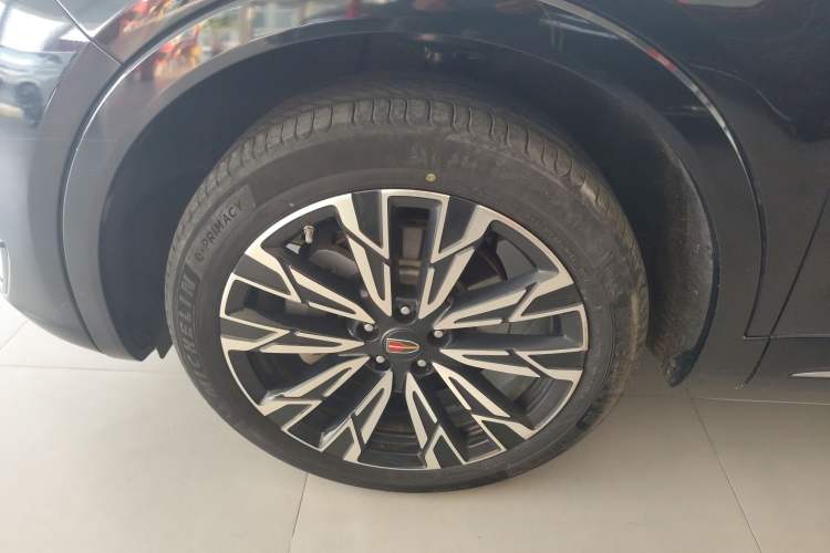 Used Hongqi HS5 2023 2.0T Four-Wheel Drive Flagship Pro Edition
