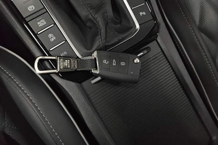 Used Volkswagen Sagitar 2025 Revised Version Three 300TSI DSG Excellence Edition