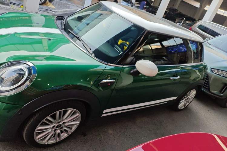 Used  MINI 2022 2.0T COOPER S Classic Edition
