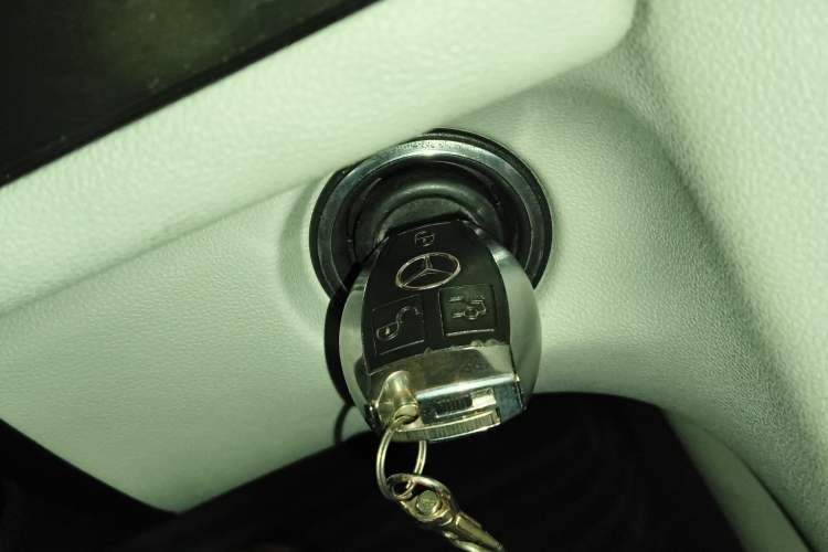 Used Mercedes-Benz R-Class 2017 R 320 4MATIC Business Edition Prestige Model