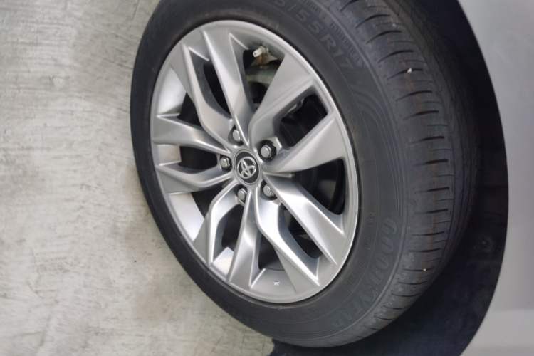 Used Toyota Avalon 2019 2.5L Ambition Version China VI Standard
