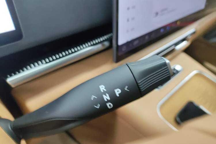 Used VOYAH Dream 2025 PHEV Four-Wheel-Drive Flagship Kunpeng Edition
