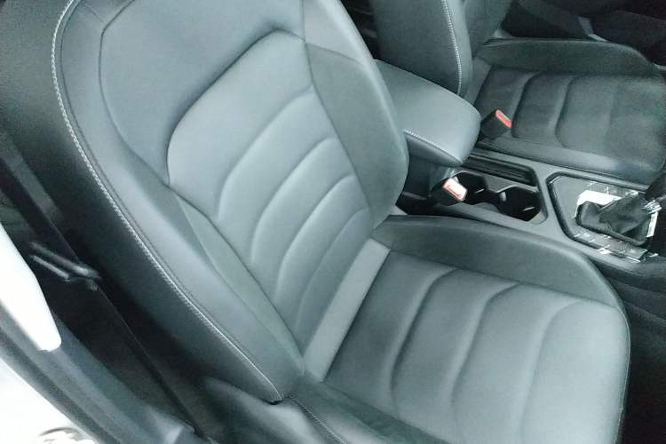 Used Volkswagen Tiguan L 2021 330TSI Automatic Two-Wheel Drive Smart Edition
