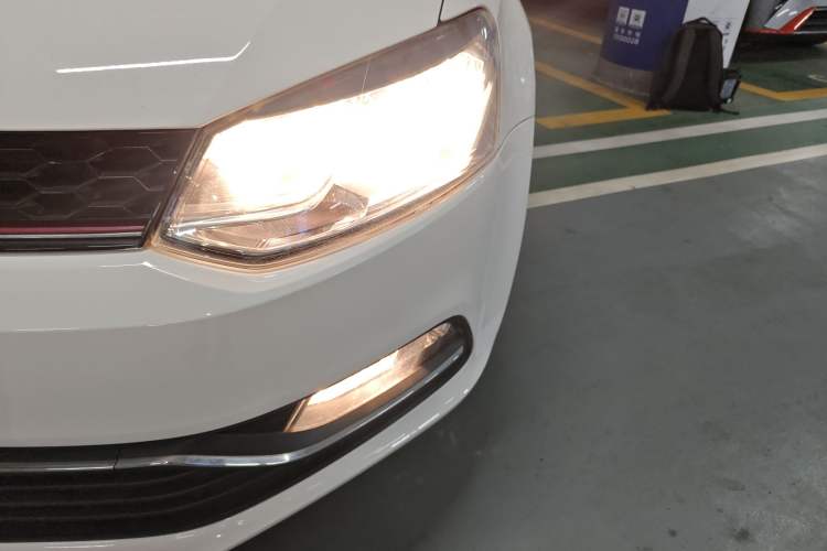 Used Volkswagen Polo 2016 1.6L Automatic Comfort Model
