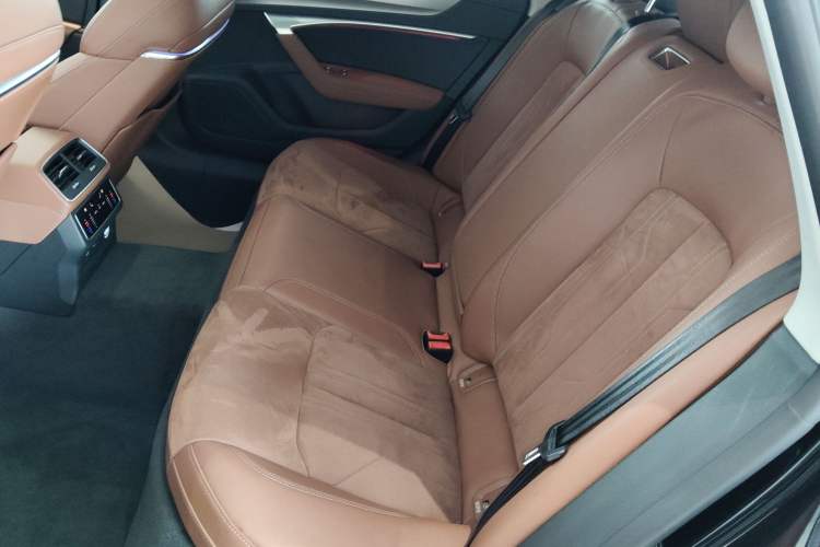 Used Audi A7L 2024 45 TFSI Luxury Edition
