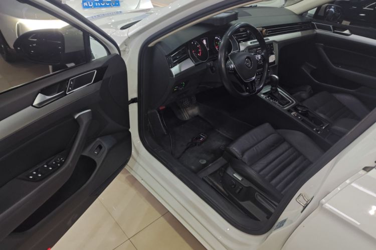 Used Volkswagen Variant 2018 380TSI Two-Wheel Drive Comfort Edition