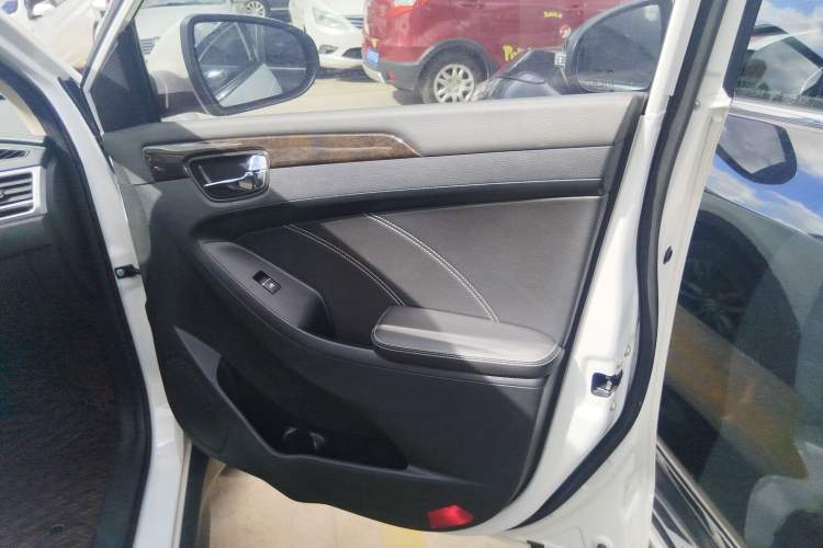 Used Dongfeng Fengon 580 2020 1.5T Manual Luxury Version
