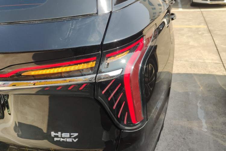 Used Hongqi HS7 PHEV 2024 2.0T PHEV Four-Wheel Drive Flagship Edition 7 Seats