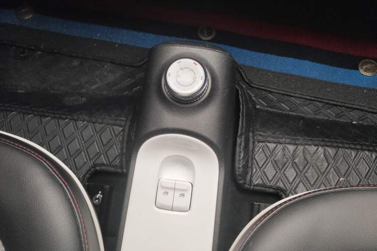 Used Wuling Hongguang MINIEV 2022 GAMEBOY 300km Enthusiast Model with Lithium Iron Phosphate