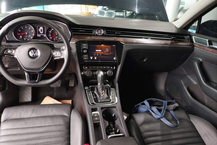 Used Volkswagen Magotan 2019 330TSI DSG Luxury Version China VI Standard
