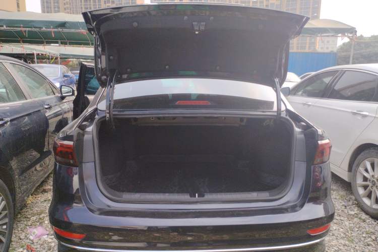 Used Geely Auto Emgrand 2022 4th Generation 1.5L CVT Luxury Model
