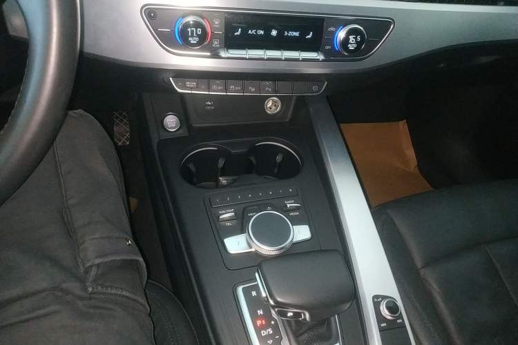 Used Audi A4L 2019 40 TFSI Fashion Version China V