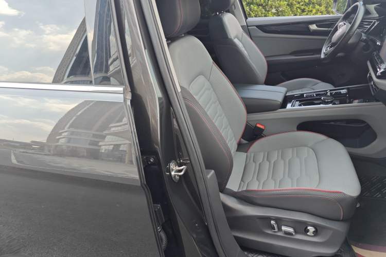 Used Volkswagen Teramont X 2021 330TSI Two-Wheel-Drive Prestige Luxury Edition
