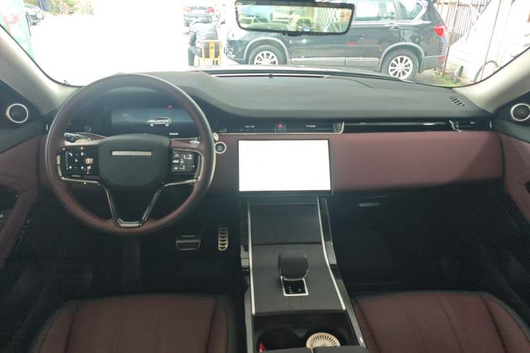 Used Land Rover Range Rover Evoque 2024 Aurora L 249 PS Prestige Light-Chasing Edition
