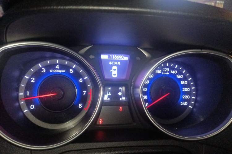 Used Hyundai Elantra 2015 1.6L Manual Leading Model
