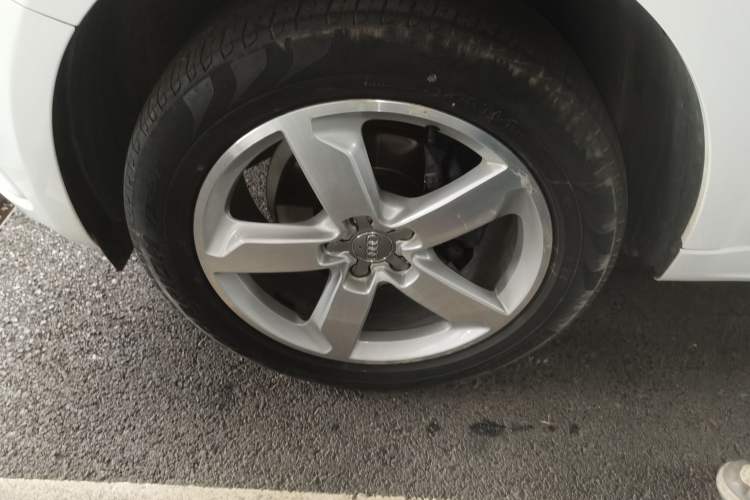 Used Audi Q5 2017 Plus 40 TFSI Ambition Model
