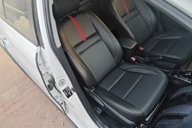 Used Toyota YARiS L 2022 X-Trail 1.5L CVT Luxury PLUS Edition