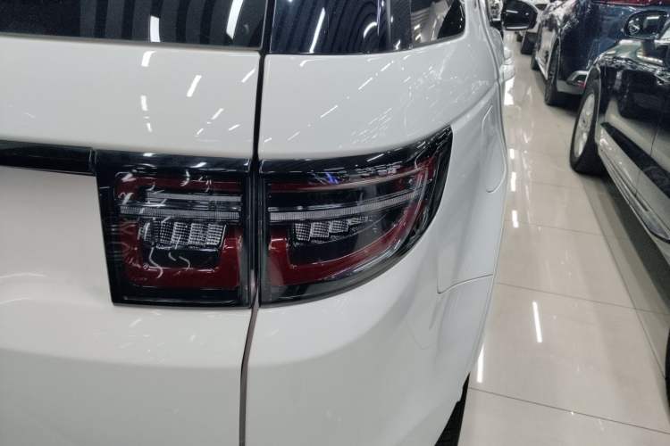 Used Land Rover Discovery Sport 2020 249 PS R-Dynamic Performance Tech Edition 7 Seats
