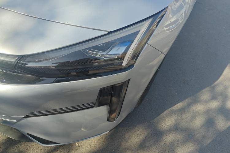 Used  L6 2025 EM-i 140km Starship Edition
