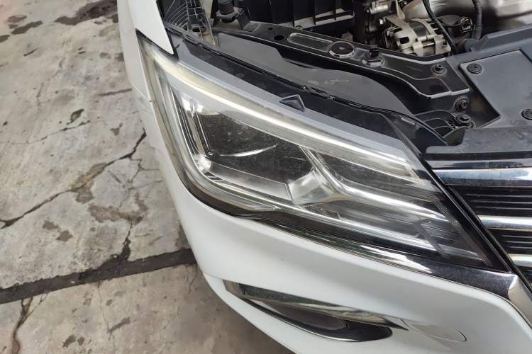 Used Roewe i5 2020 1.5L Manual 4G Connect Luxury Edition
