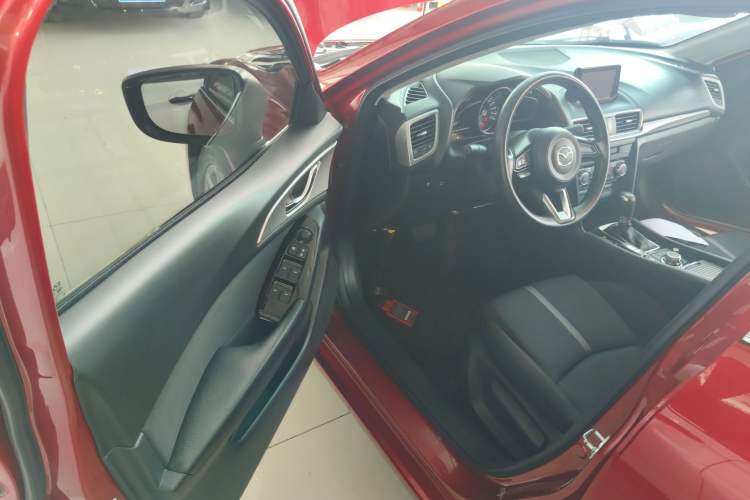 Used Mazda Mazda 3 Axela 2019 Cloud-Controlled Sedan 1.5L Automatic Luxury Model China VI Standard
