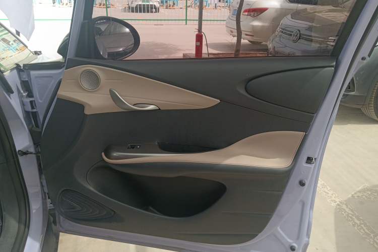 Used BYD Dolphin 2023 420 km Fashion Edition
