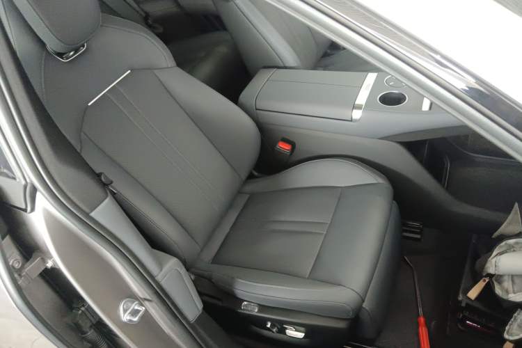 Used  YU7 2025 Ultra-Long Range Rear-Wheel Drive Version
